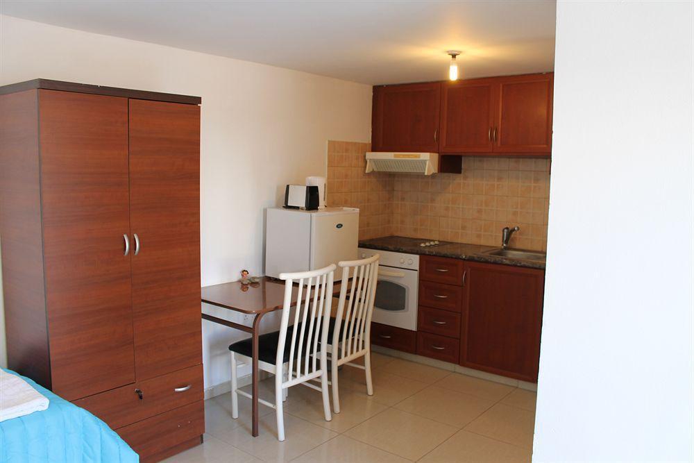 Galatia'S Court Lägenhet Paphos Exteriör bild